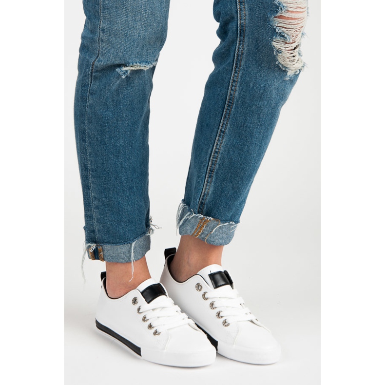 Tênis de amarrar branco 1