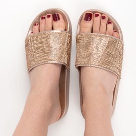 Girlhood Chinelos dourados com cristais 1
