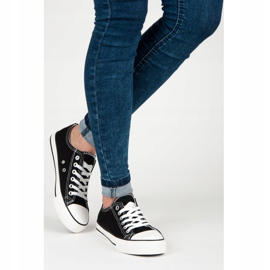 Tênis pretos clássicos femininos 2