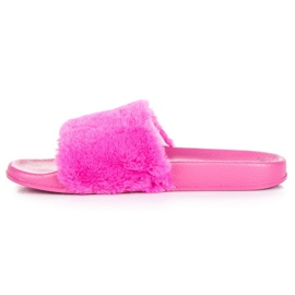 Chinelos fúcsia com pele rosa 1