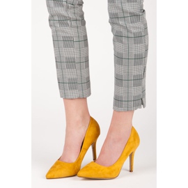 Saltos de camurça amarela amarelo 2