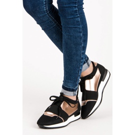 Tênis esportivo com salto preto 2