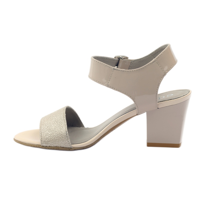 Sandálias lacadas no poste Edeo 3184 bege 2