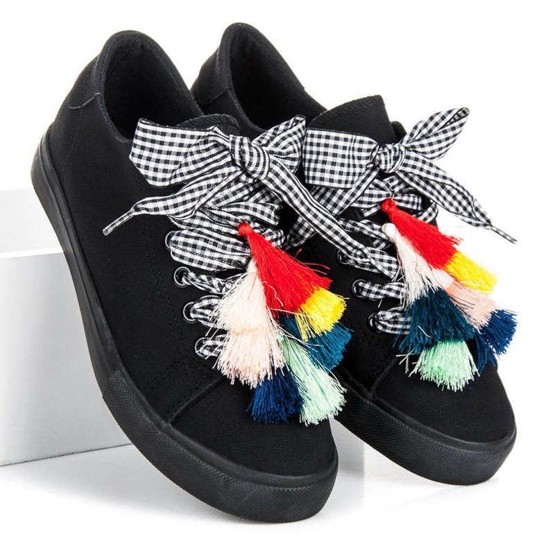 Ideal Shoes Tênis preto com franjas 1 Ideal Shoes Tênis preto com franjas 1