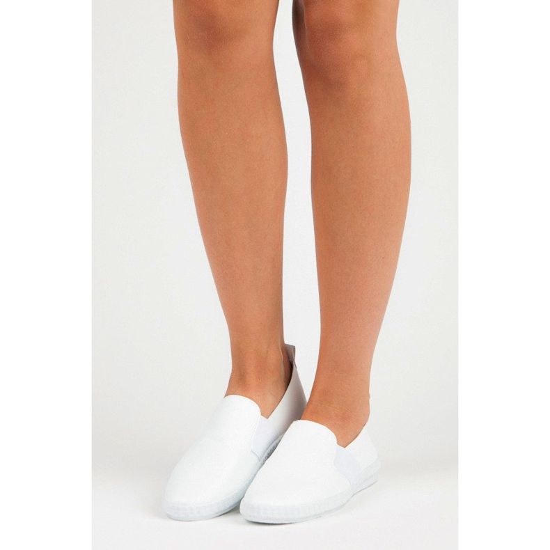 Slipons MCKEYLOR brancos 1