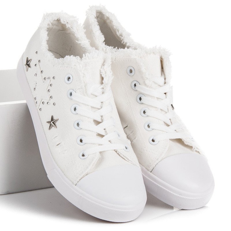 Tênis de tecido branco 2