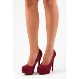 Yes Mile Pinos na plataforma vermelho 1