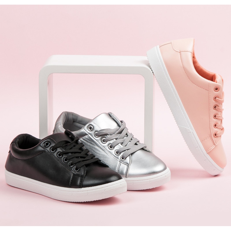 Tênis prateados com franjas cinza 1