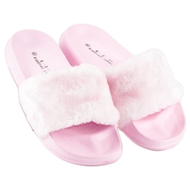 Chinelos rosa com pelo 2