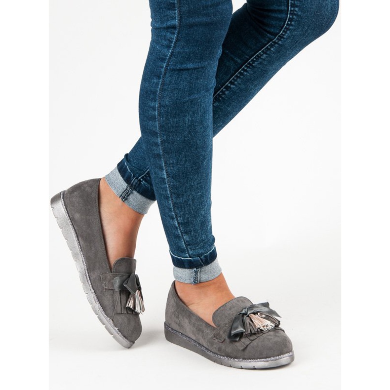 Bestelle Mocassim de camurça com franjas cinza 2 Bestelle Mocassim de camurça com franjas cinza 2