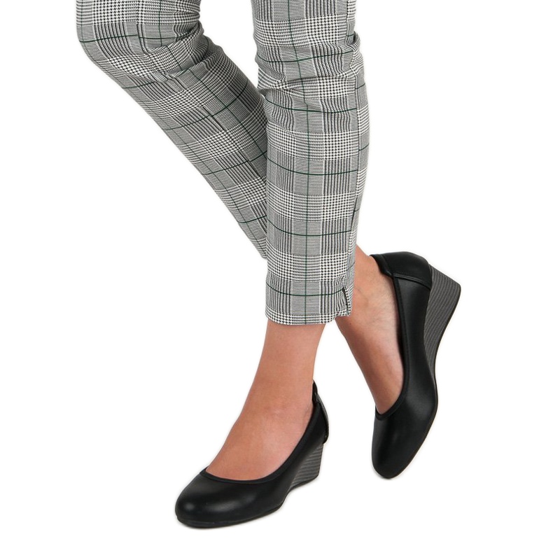 Bombas na cunha VINCEZA preto 1