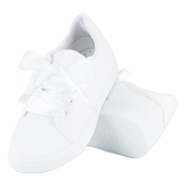 Tênis têxtil com cadarço branco 2 Tênis têxtil com cadarço branco 2