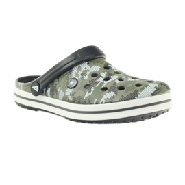 American Club Sandálias camufladas Kroks pantufas branco preto verde 1