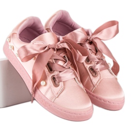 Tênis de cetim com pérolas rosa 2