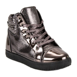 Tênis amarrado castanho 1