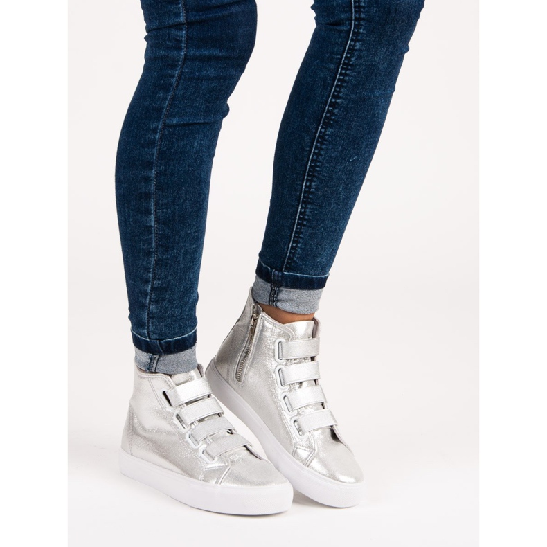 Tênis prateado com elástico cinza 1