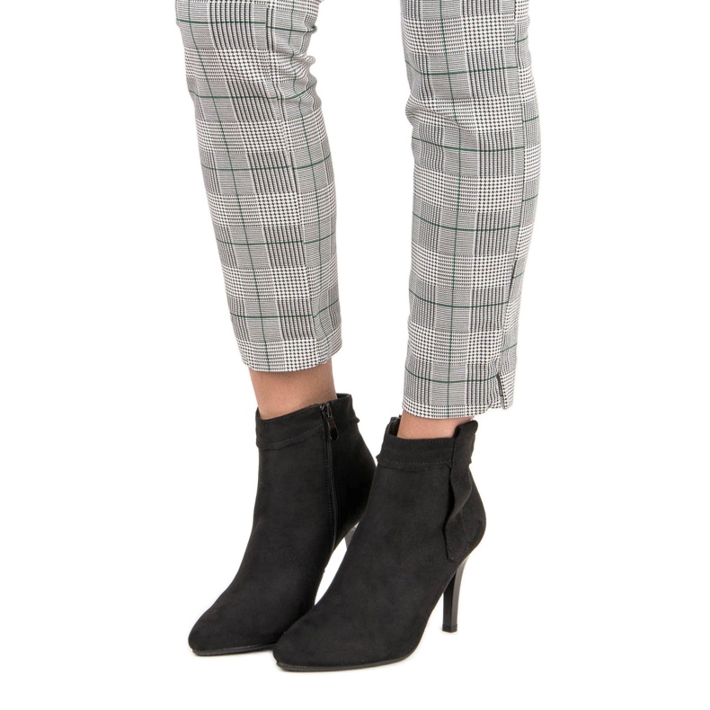 Botas clássicas de salto alto preto 2