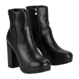 Small Swan Botas clássicas no poste preto 1