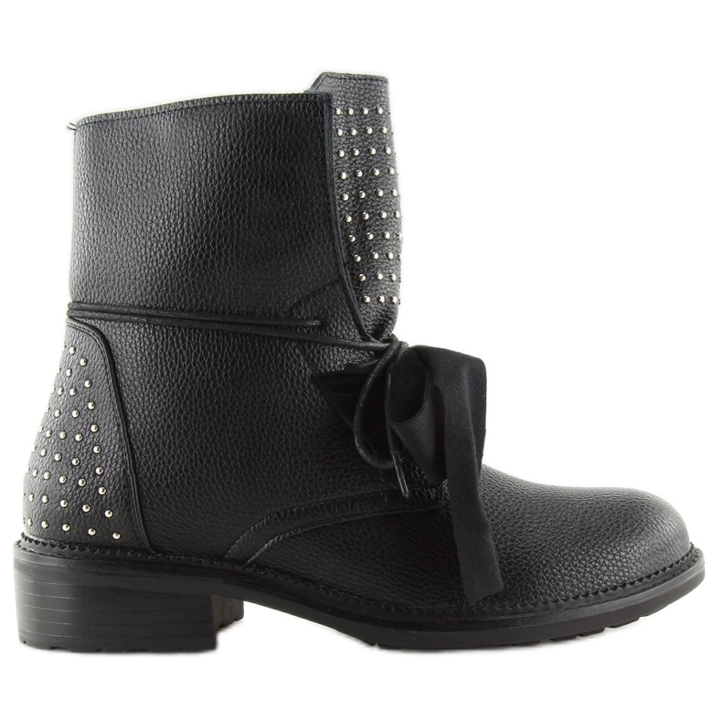 Trabalhadores com um laço preto de veludo 1