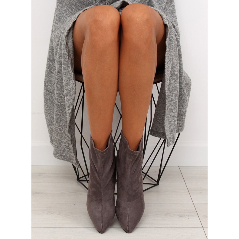 Botas cinza F183 cinza no salto 1