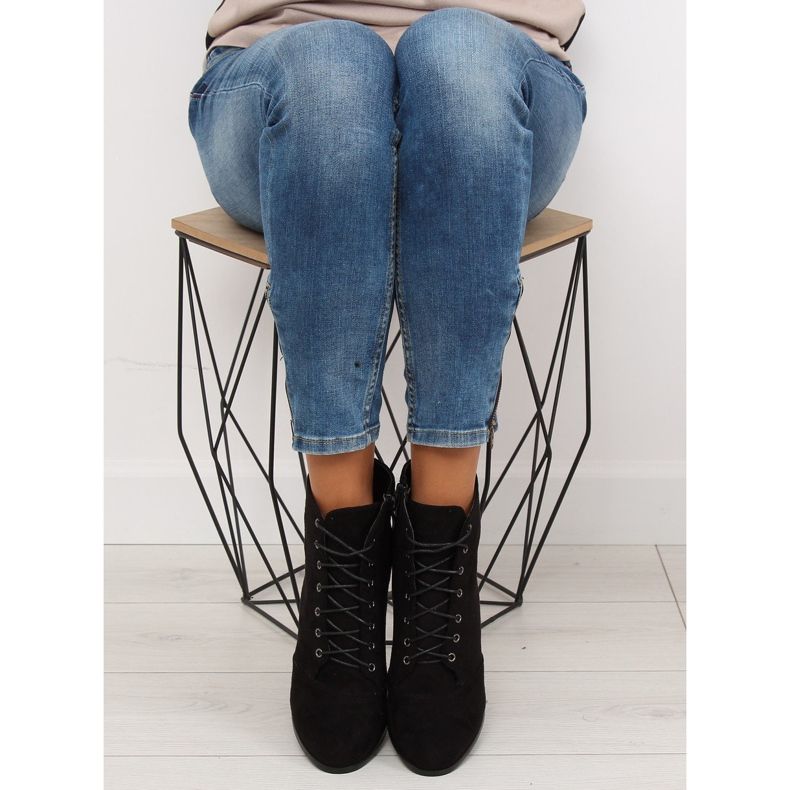 Botas com salto estável preto JA161 1