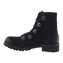 Botas femininas de Badura decoradas com botões e strass preto 2