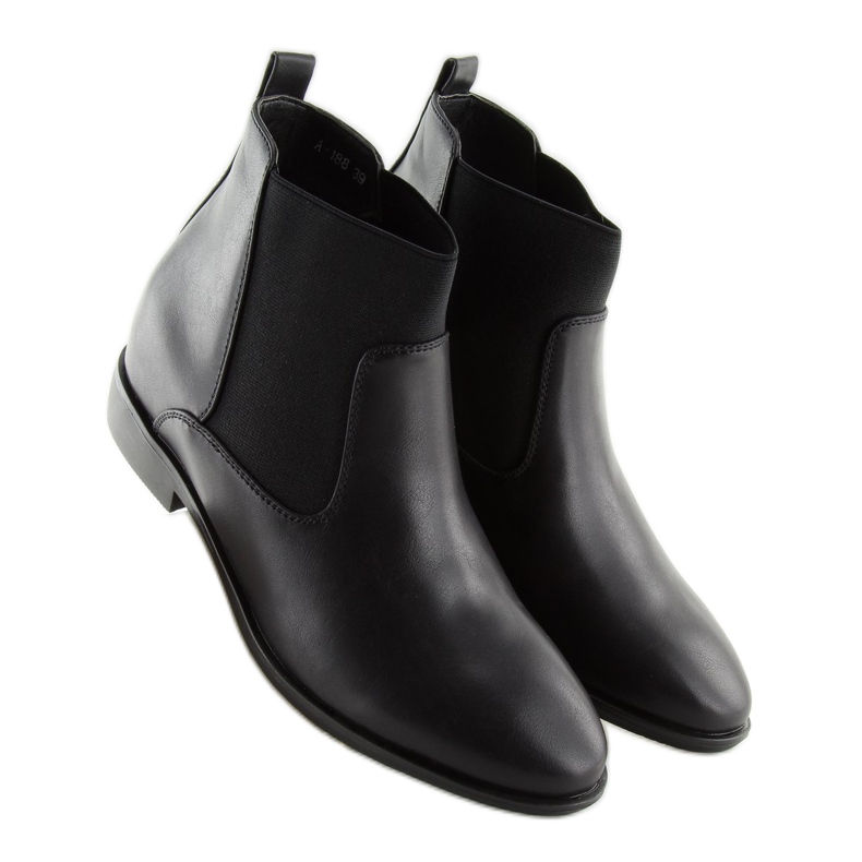Chelsea preta com botas A-188 pretas preto 1 Chelsea preta com botas A-188 pretas preto 1