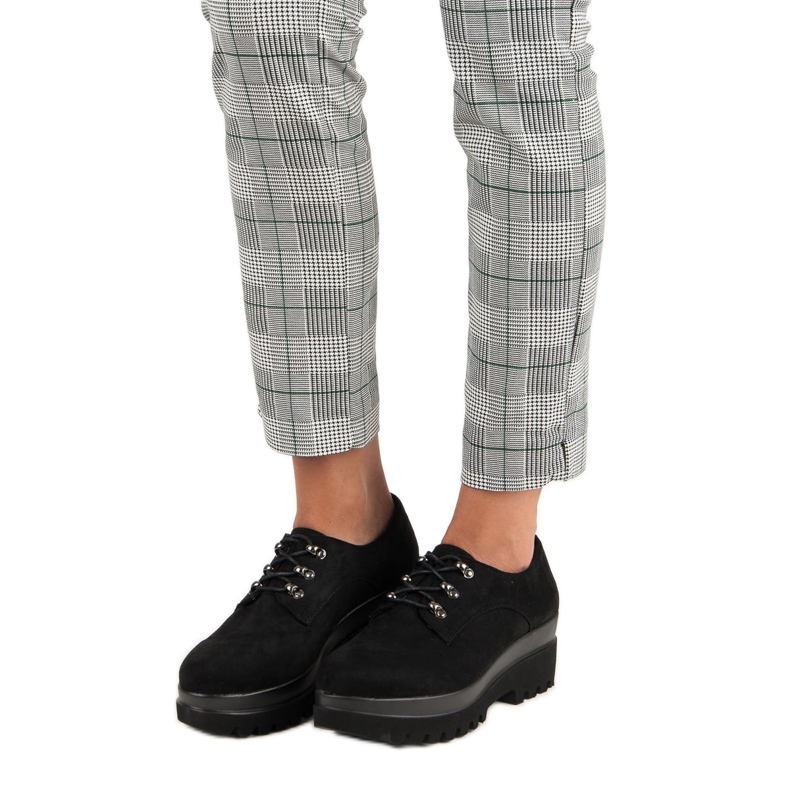 Sapatos de camurça pretos 1