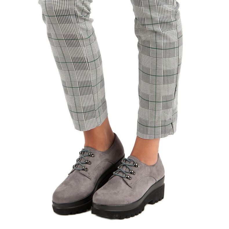 Sapatos de camurça cinza 2