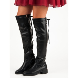 Botas pretas acima do joelho preto 1