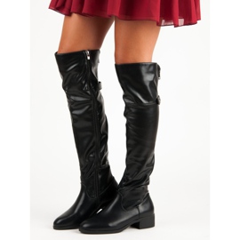 Botas pretas na altura da coxa com zíper preto 1 Botas pretas na altura da coxa com zíper preto 1