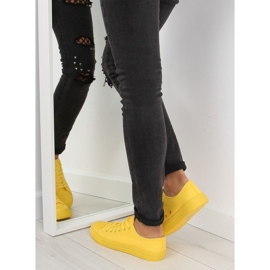 Tênis feminino monocolor amarelo NB176 2
