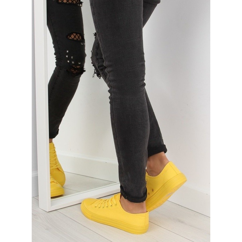 Tênis feminino monocolor amarelo NB176 2
