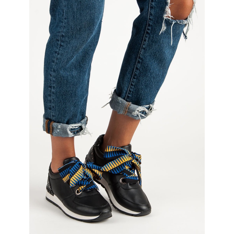 Tênis amarrados da moda preto 1