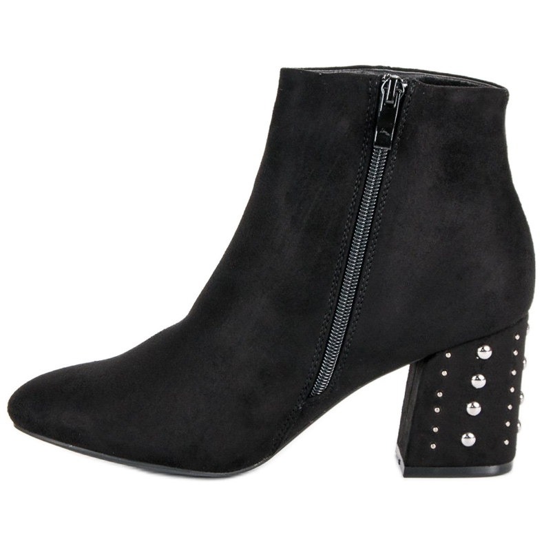 Botas estilosas no poste preto 1