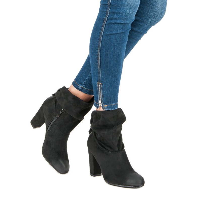 Botas de camurça no poste VINCEZA preto 2