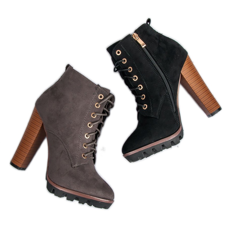 Botas pretas amarradas no tornozelo preto 2