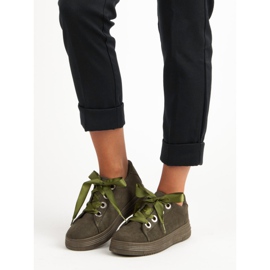 Tênis de camurça verde escuro 1