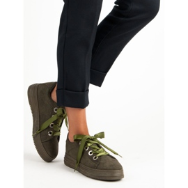 Tênis de camurça verde escuro 2