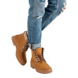 Botas de caminhada amarradas a camelo castanho 2