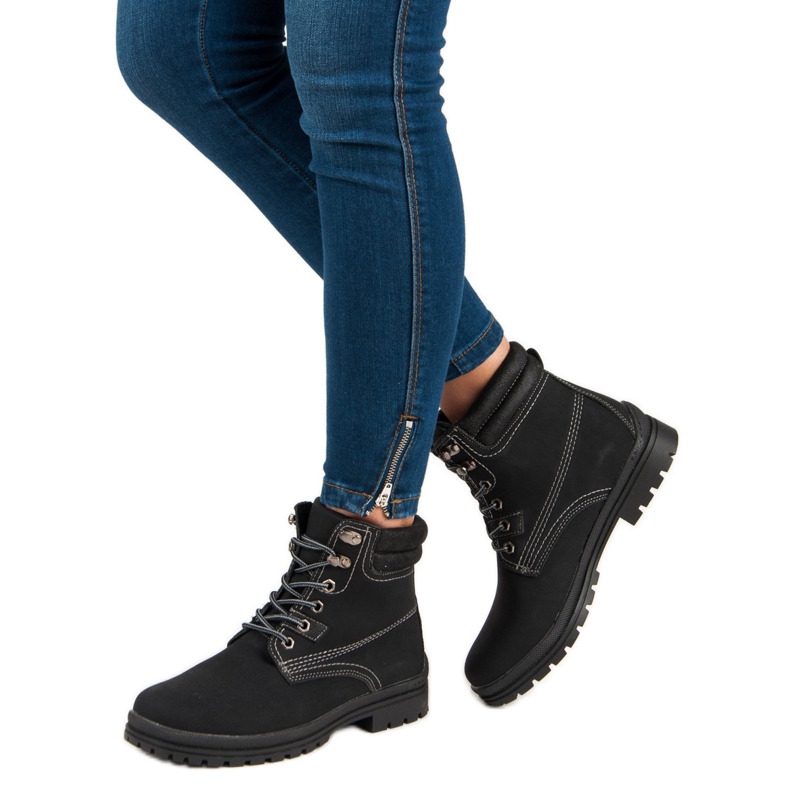 Botas de caminhada pretas amarradas preto 2