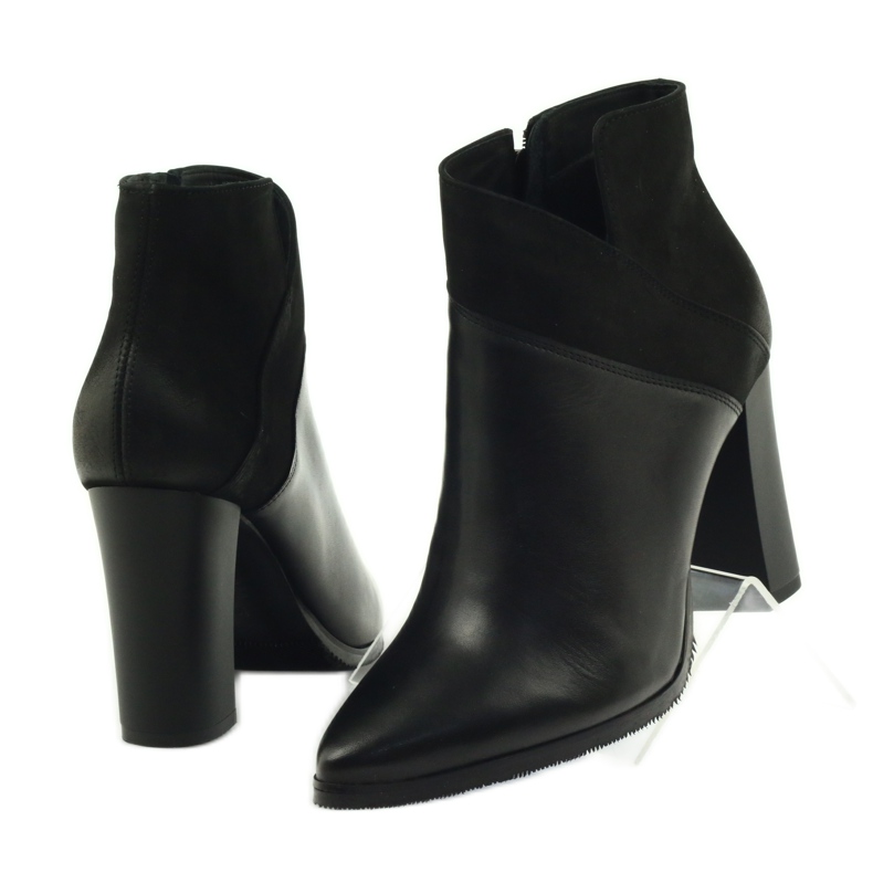 Botas pretas Espinto 139 no poste preto 4