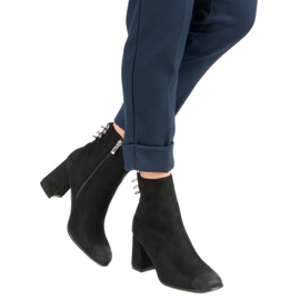 Botas estilosas no post VINCEZA preto 2