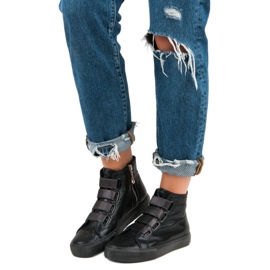 Tênis preto acima do tornozelo 1