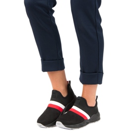 Tênis de encaixe preto 1