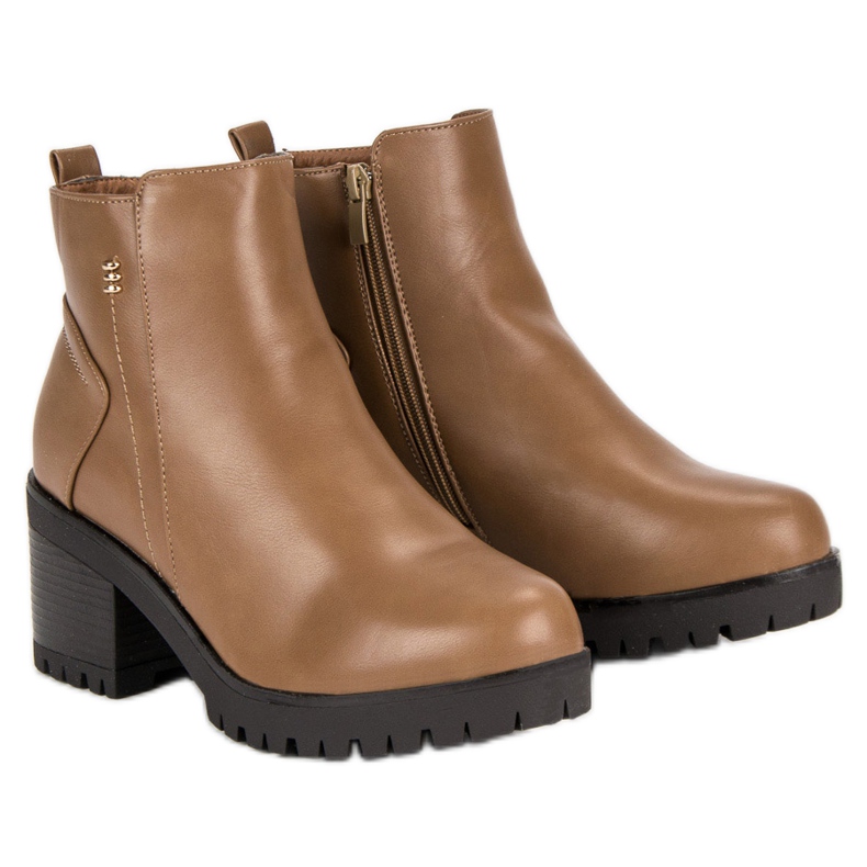 Salto alto castanho 1