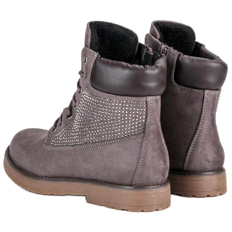 Bestelle Caçadores de camurça em um controle deslizante cinza 2