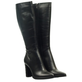 Botas pretas Espinto 185 no poste preto 4