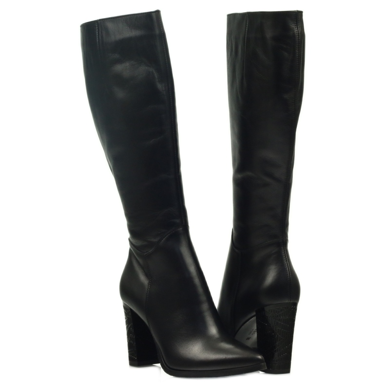Botas pretas Espinto 185 no poste preto 3