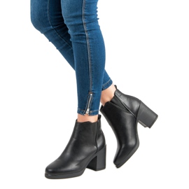 Saltos altos confortáveis preto 1